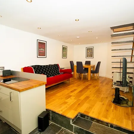 Modern 1-bed House In For 4 People Holiday home *